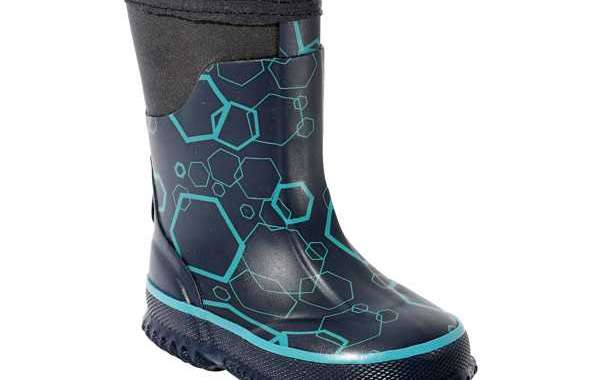 A Pair of Suitablle Solid Rain Boots Is Recommended