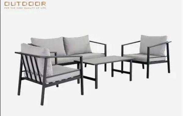 Picking Outdoor Dining Set:Start with Size and Space