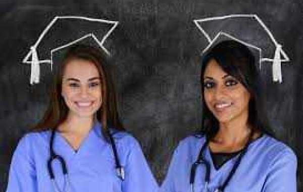 Top 4 Advantages of Pursuing a Career in Medicines Abroad