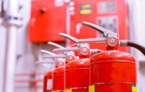 HOW TO USE FIRE EXTINGUISHER SAFELY IN CASE OF A FIRE EMERGENCY?