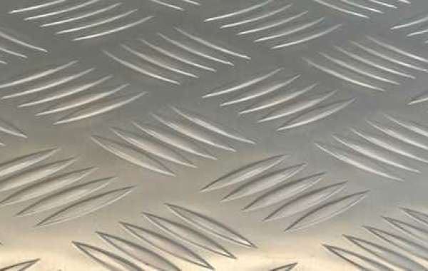 What are the characteristics of patterned aluminum plate