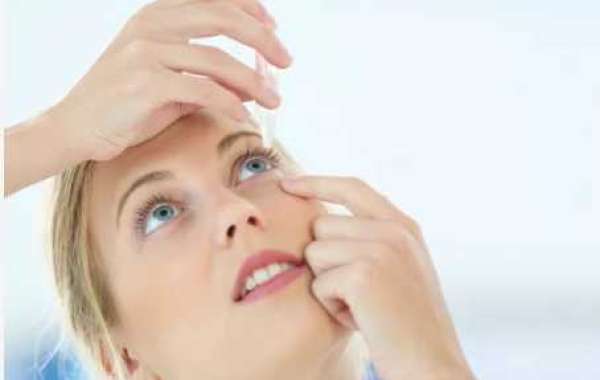 How to Use Careprost to Promote Eyelash Growth