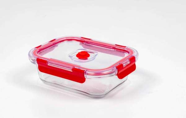 The vacuum storage box meets your need to bring fresh fruits and cuts to work