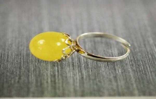 Get your amber jewellery at affordable prices from us