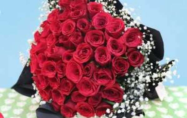 Dubai's Floral Delights: Vibrant Flower Bouquet Delivery by GiftsHabibi