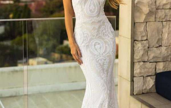 Elegantly Simple Wedding Dresses and Stunning Gold Formal Dresses