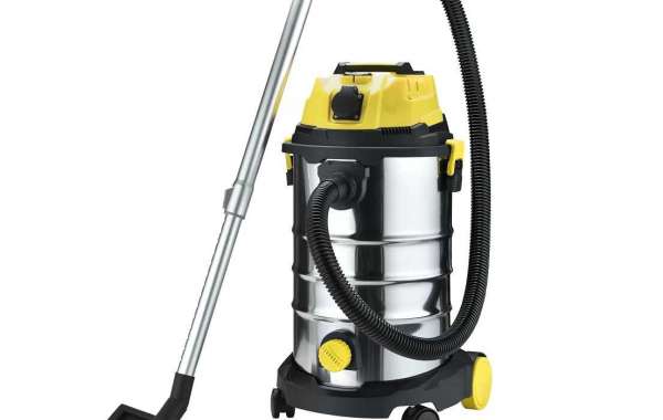 Precautions for use of professional wet and dry vacuum cleaners